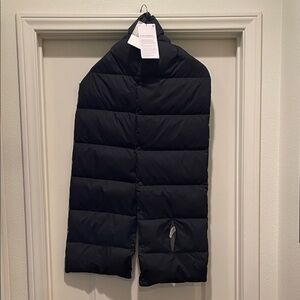 Lululemon Athletica Wunder Puff Scarf in Black